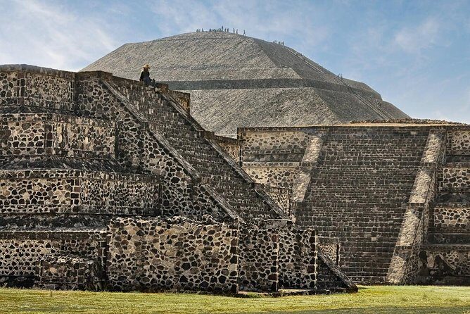 Shrine of Guadalupe and Teotihuacan Private & Small groups - FAQ