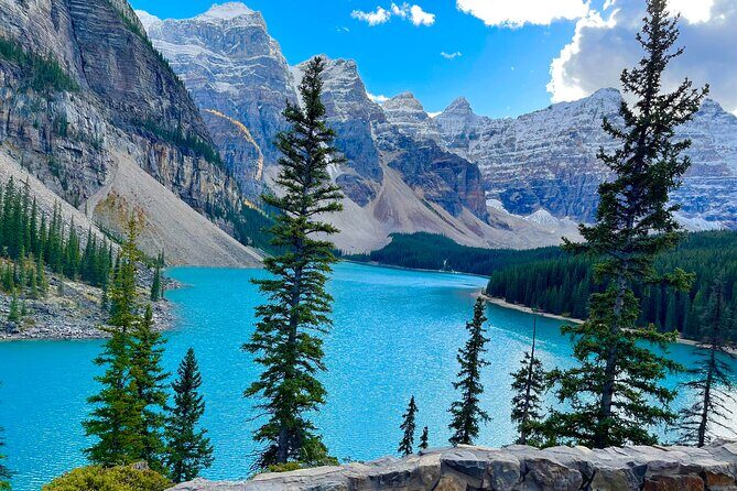 ShuttleBus 2way Banff to Lake Louise (1Hr) and Moraine Lake (1Hr) - Key Points