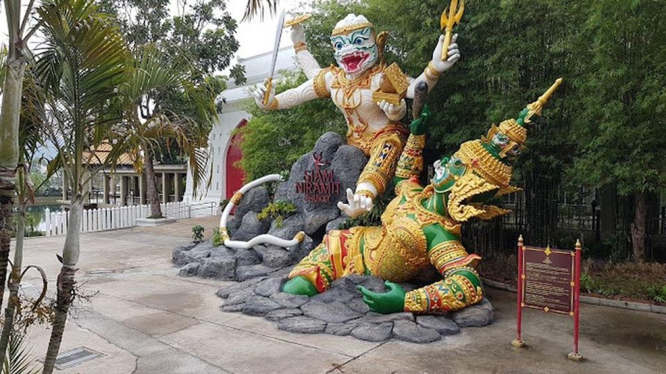 Siam Niramit Phuket: A Journey Through Thai Culture - Delectable Thai Street Food
