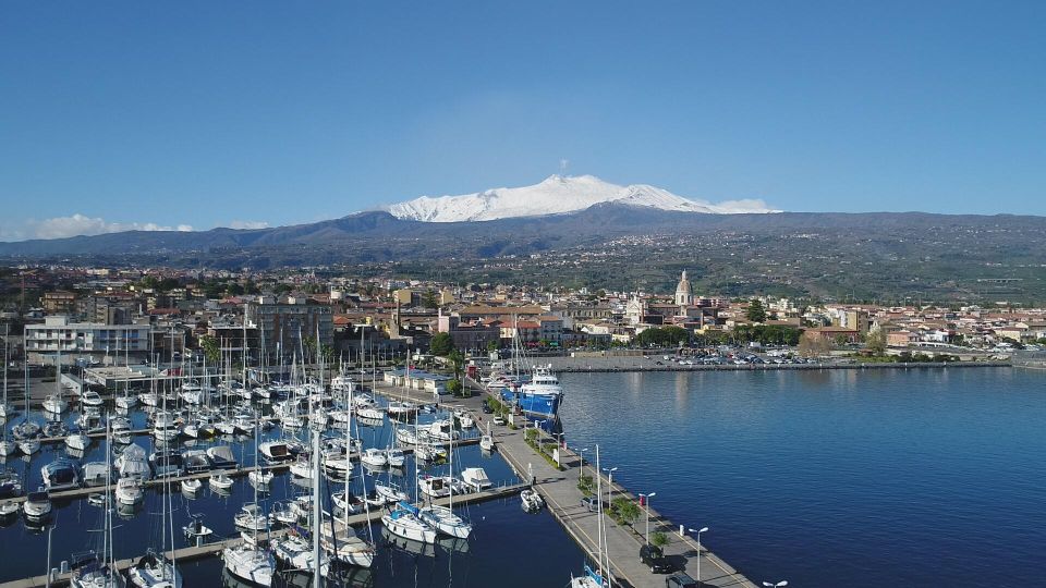 Sicily: Etna Wine Train Tour Experience, Wine Tasting - Arrive in Randazzo, First Winery