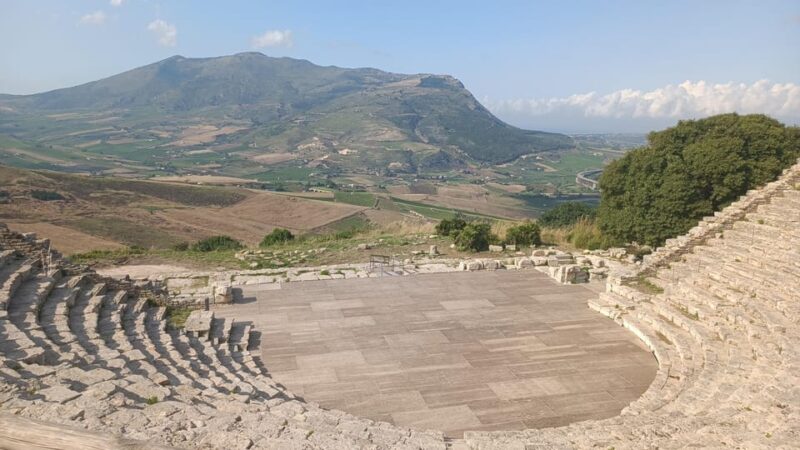Sicily: Segesta Ticket, Shuttle Service & City Audio Tour - Audio Guide Details