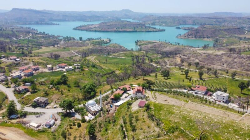 Side: Cabrio Bus and Boat Day Trip at the Green Lake - An In-Depth Look at the Experience