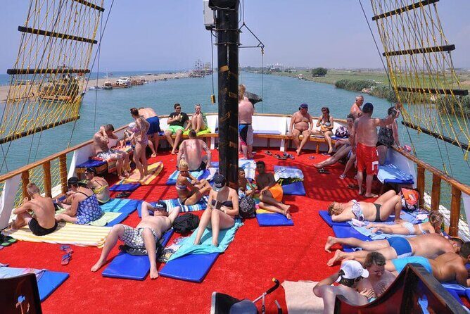 Side: Dolphin Island Boat Tour with Foam Party and Lunch - Who Should Consider This Tour?