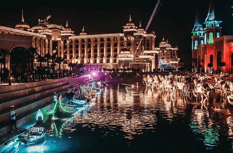 Side: Land of Legends Bus Transfers and Boat Parade - Seamless Transfer from Side to Land of Legends