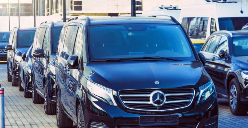 Side : Private Shuttle From / to the Lend of Legends - Pickup and Driver Information