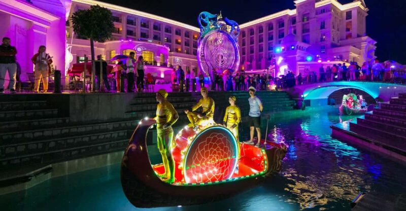 Side: The Land of Legends Night Show & Shopping Avenue - Key Points