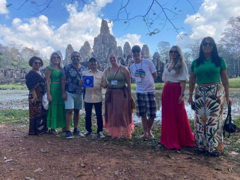 Siem Reap: 1-Day Angkor Wat Group Tour with Spanish Guide - Exploring the Details of the Tour