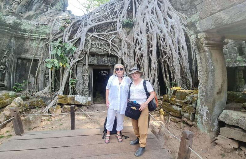 Siem Reap: Angkor Wat, Floating Village, Apsara Dance Show - Key Points