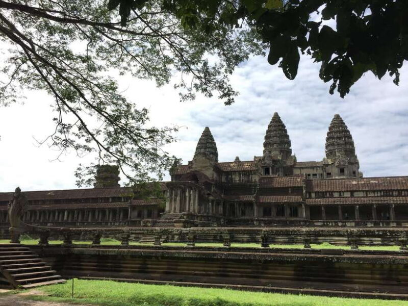 Siem Reap: Angkor Wat Half-Day Trip with Local Guide - Whats Included and What’s Not