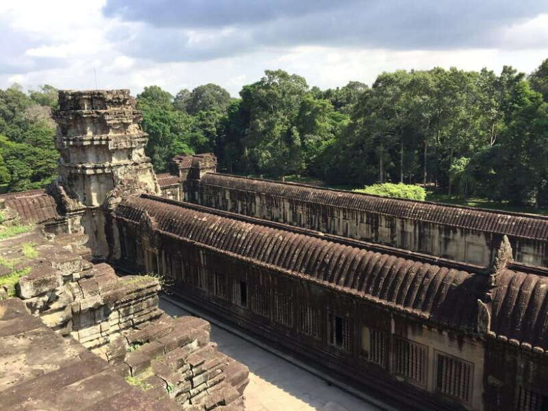 Siem Reap: Angkor Wat Half-Day Trip with Local Guide - FAQ