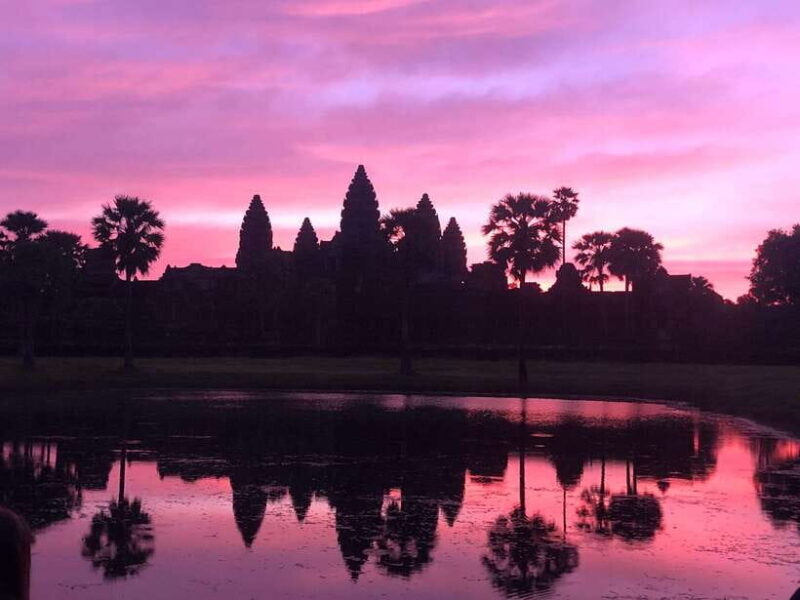 Siem Reap: Angkor Wat: Small-Group Sunrise Tour - Detailed Tour of Angkor Wat