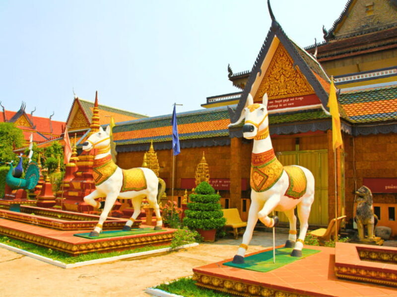 Siem Reap: Baddish Temples and City Walking Guided Tour - The Experience of Guided Tours