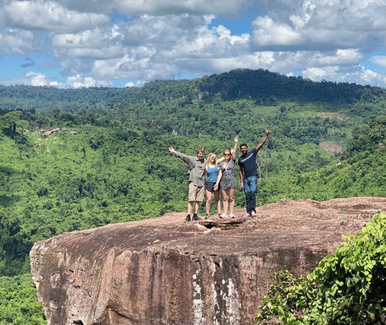 Siem Reap: Kulen Waterfall & 1000 Lingas Day Tour with Lunch - Climbing to the Reclining Buddha