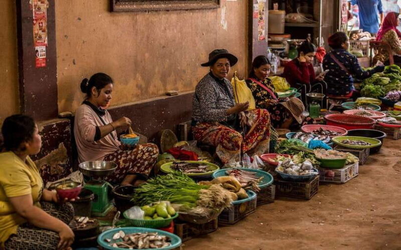 Siem Reap: Night Market Street Food Tour with Dinner - Pricing and value