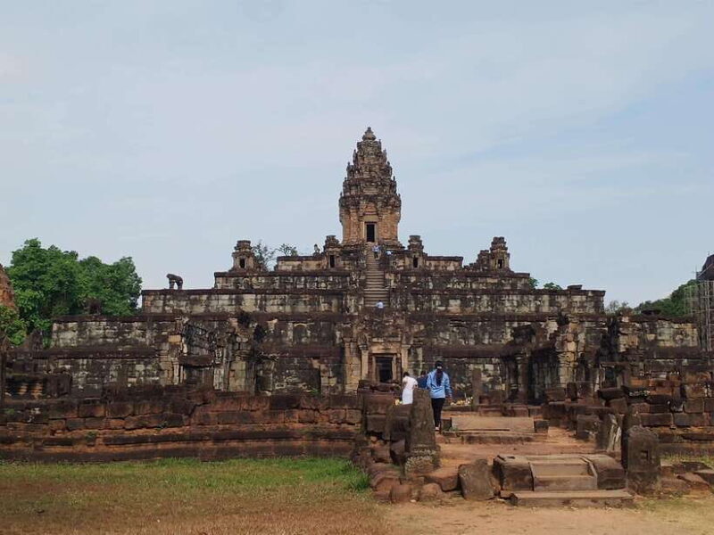 Siem Reap: Rolous Group Temples and Handicraft Center Tour - Exploring the Rolous Group of Temples