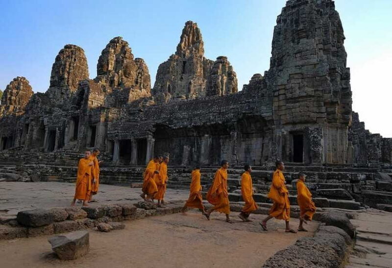 SiemReap: Private Angkor Wat Tour in English or German guide - FAQs