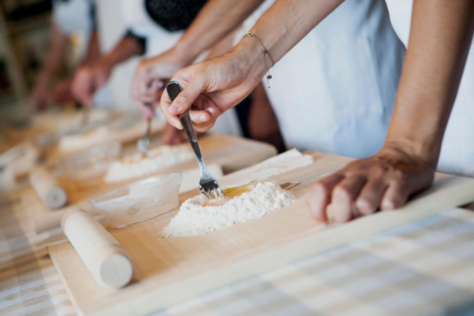 Siena Countryside: Cooking Class in a Real Tuscan Farmhouse - Key Points