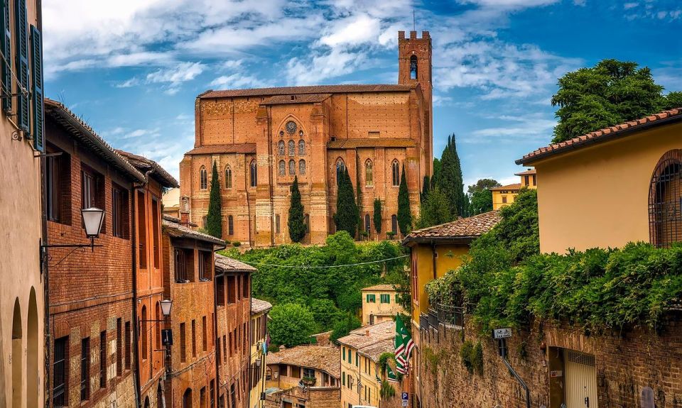 Siena: Private City Highlights Walking Tour - Certified Guide and Tour Inclusions