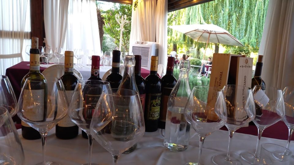 Siena & S. Gimignano: One Day Tuscany Wine Tour, Small Group - Wine Tasting Experience