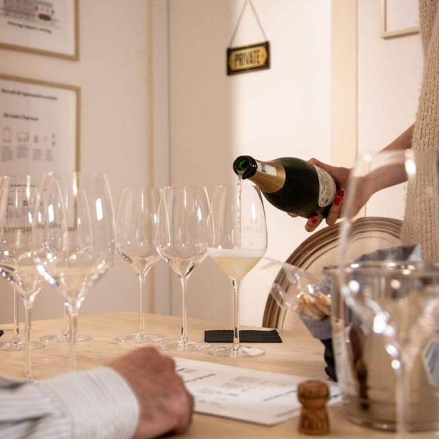 Siena: Wine Tasting Experience With Tuscan Sparkling Wines - Expert Wine Educator