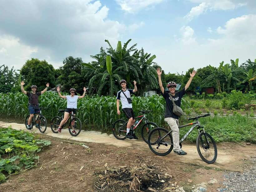 Sightseeing and Explore Hanoi Amazing Cuisine - Discovering the Charm of Hanoi Train Street