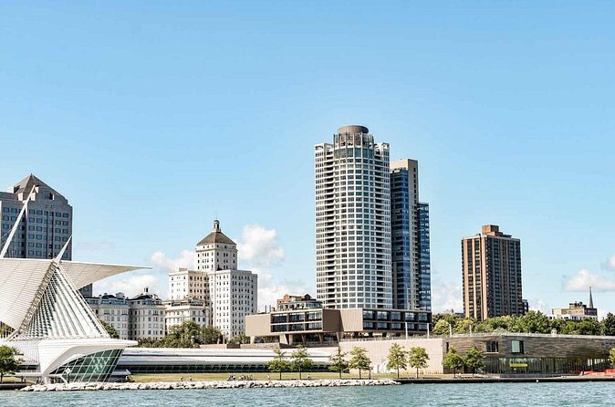 Sightseeing in Milwaukee  Private Walking Tour - FAQ
