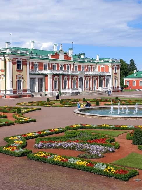 Sightseeing tour "Around Tallinn in 3 hours" - Key Points