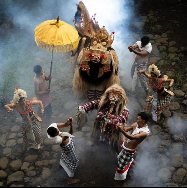 Sightseeing Ubud Barong Dance, Ubud Art Market and Waterfall - Kanto Lampo Waterfall