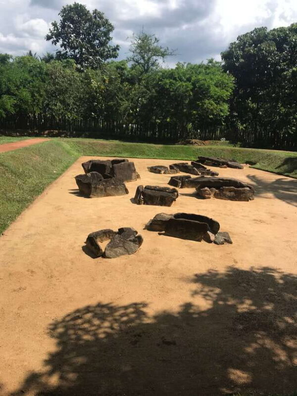 Sigiriya Lion's Rock & Dambulla Golden Cave Temple Trip - Key Points