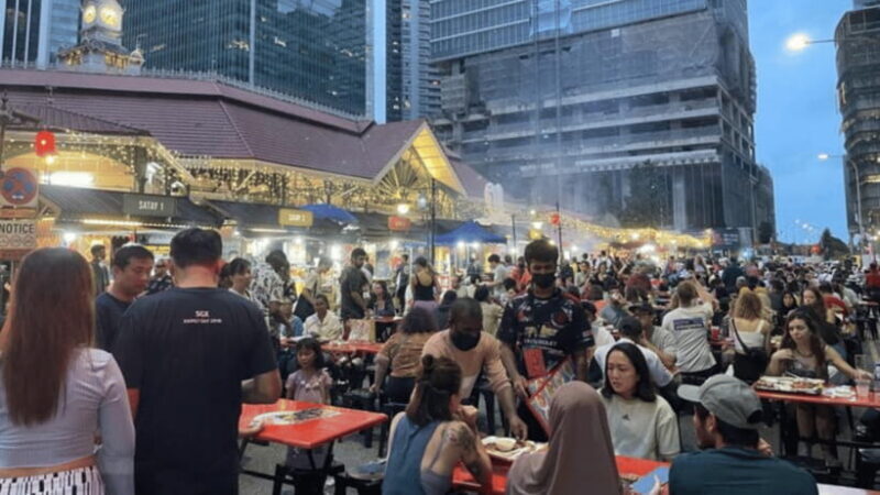 Signature Night Tour: Walk Through Marina with Food Tastings - The Sum Up