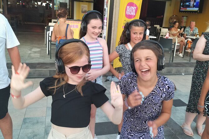 Silent Disco Walking Tour Fanabe Mister Sister Show Bar - Who Will Love This Tour?