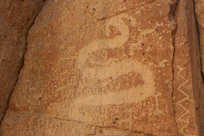 Sillar Route in Arequipa + Viewpoint of the Volcanoes - Exploring the Culebrillas Site