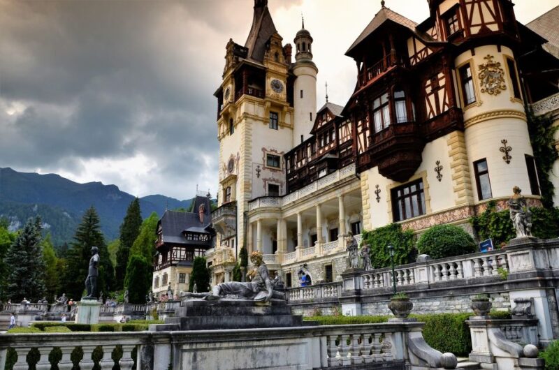 Sinaia: Peleș Castle Tour With an Expert Guide - Good To Know