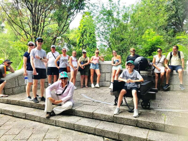 Singapore 2.5-Hour Walking Tour: Graves, Guns & Battles - What You Can Expect