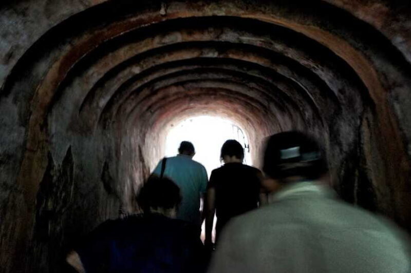 Singapore 2.5-Hour Walking Tour: Graves, Guns & Battles - The Real Value of This Tour