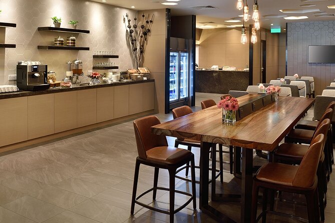 Singapore Changi Airport (SIN) T1/T2/T3/T4 - VIP Lounge Access - Food and Beverage Selection
