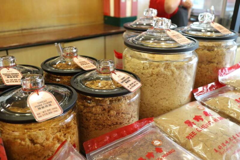 Singapore: Foodie Experience Guided Tour with 5 Tastings - Key Points