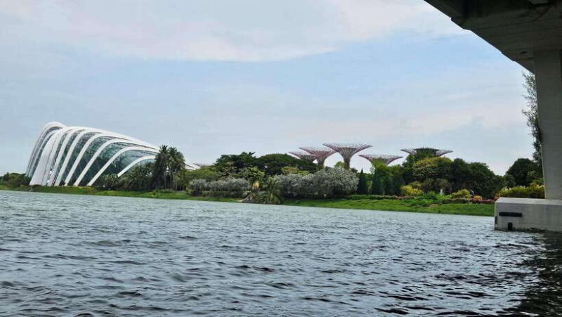 Singapore: Guided City Tour by Amphibious Duck Boat - Key Points