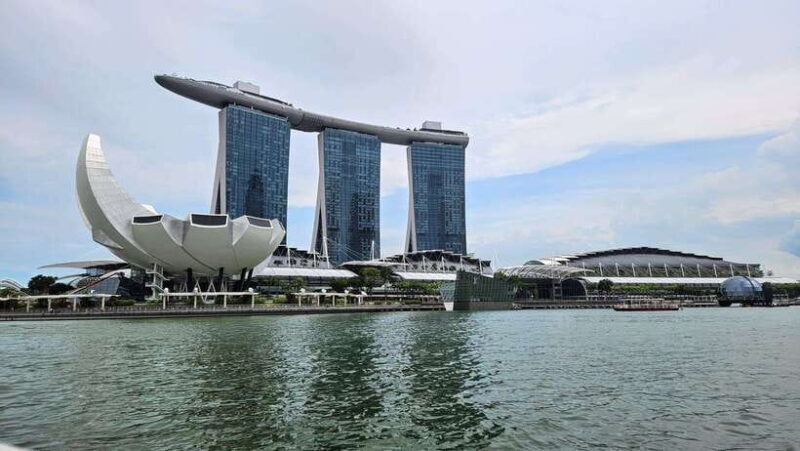 Singapore: Guided City Tour by Amphibious Duck Boat - Authentic Insights from Travelers