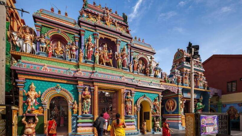 Singapore: Little India, Tekka Centre & Food Tastings Tour - Exploring Little India: What to Expect