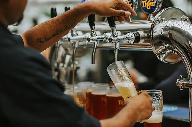 Singapore Nightlife: Street Food, Night Views and Drinks - Hidden Bars and Speakeasies