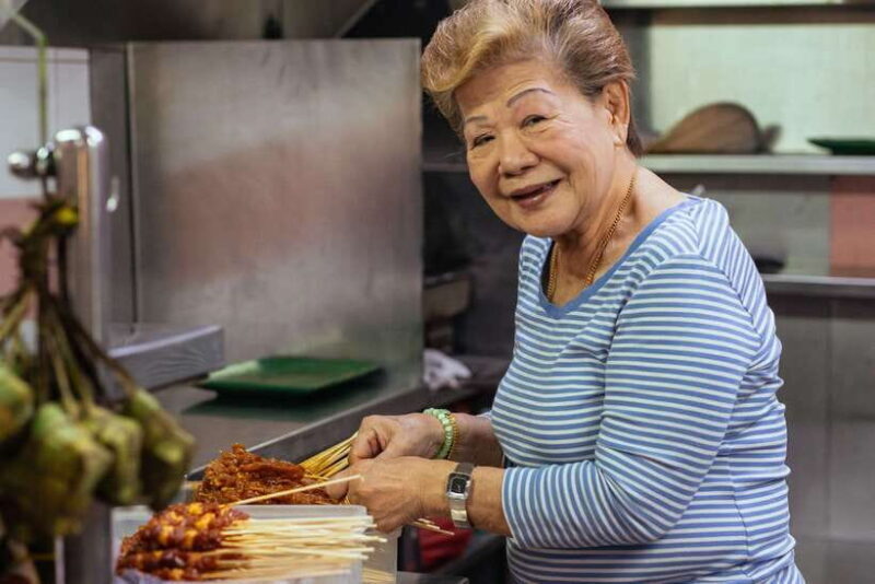 Singapore: Private Food Tour  10 Tastings with Locals - Exploring Singapores Flavors: A Deep Dive into the Private Food Tour with 10 Tastings