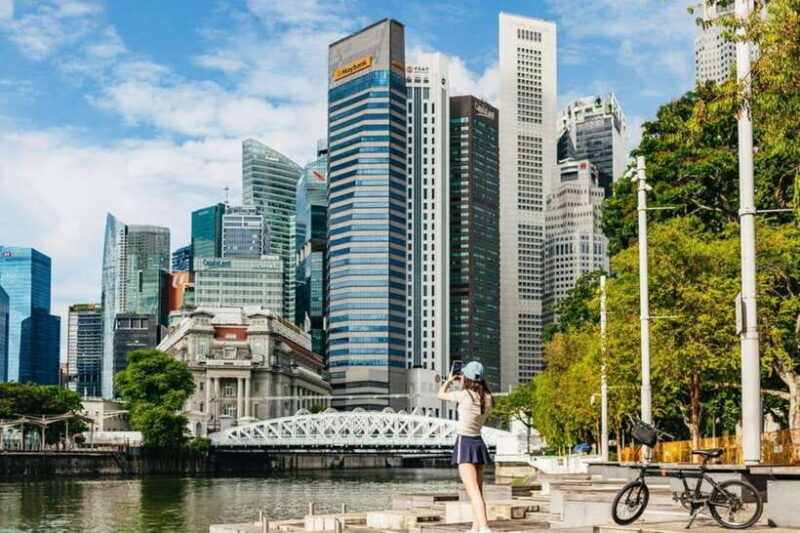 Singapore: Private Historical & Highlight City Bike Tour - Discover Singapores Charms on a Private Bike Tour
