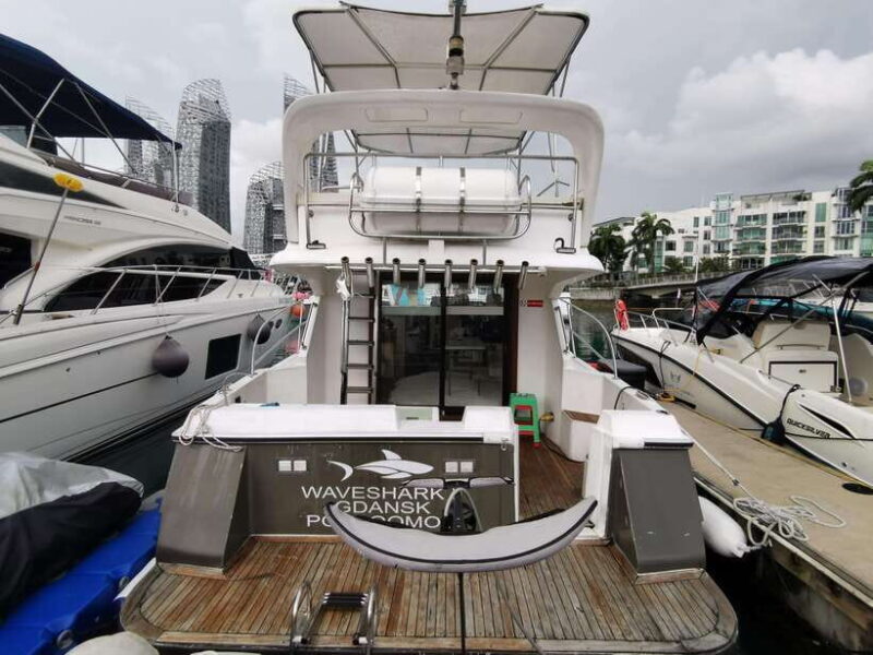 Singapore: Private Yacht Cruise St John's Island, Waveshark2 - Overview of the Experience