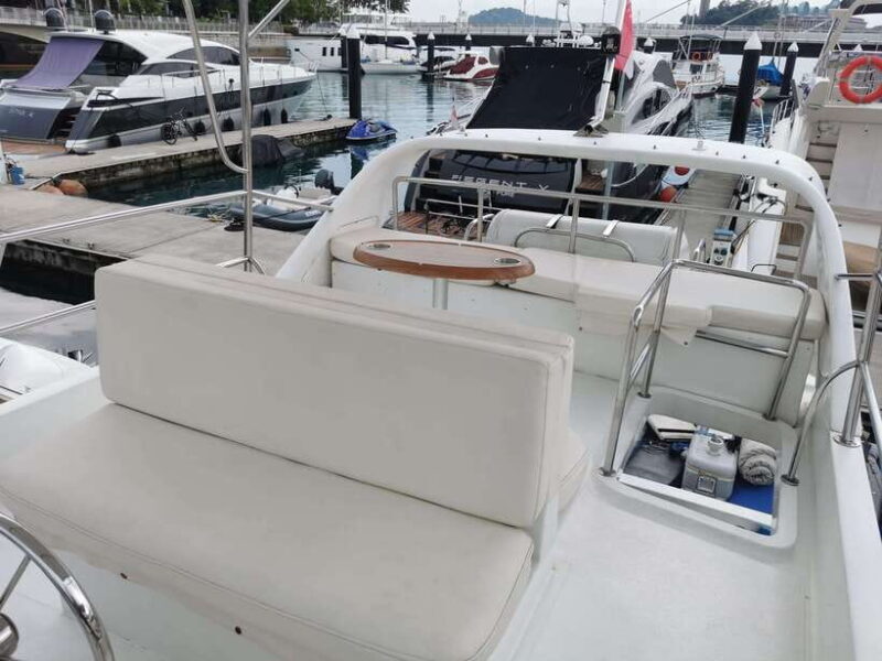 Singapore: Private Yacht Cruise St John's Island, Waveshark2 - Deep Dive: Why This Experience Stands Out