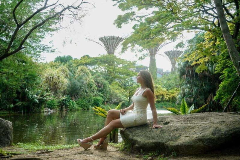 Singapore: Professional photoshoot at Gardens by the Bay - Authentic Traveler Perspectives