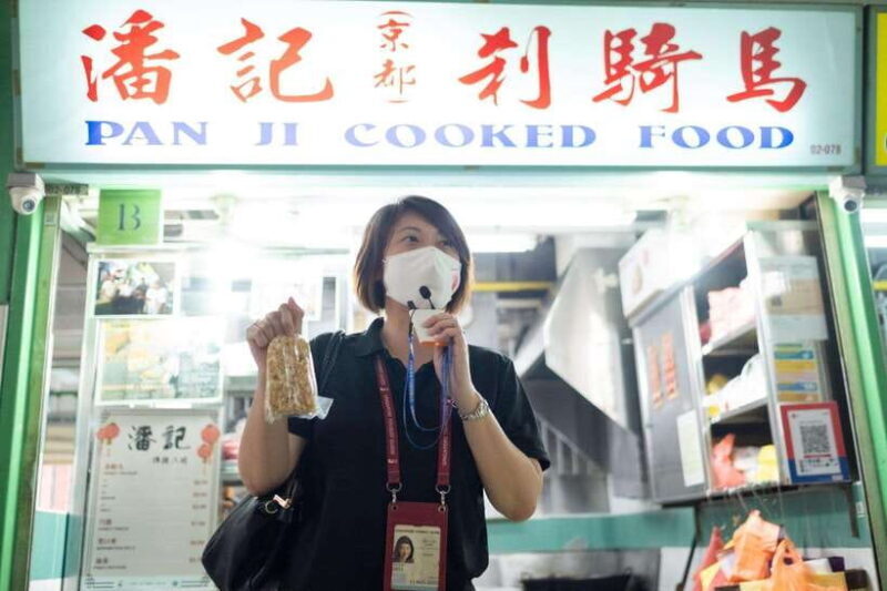 Singapore: Singapore Food Tours - Chinatown Complex Hawker - A Deep Dive into the Experience