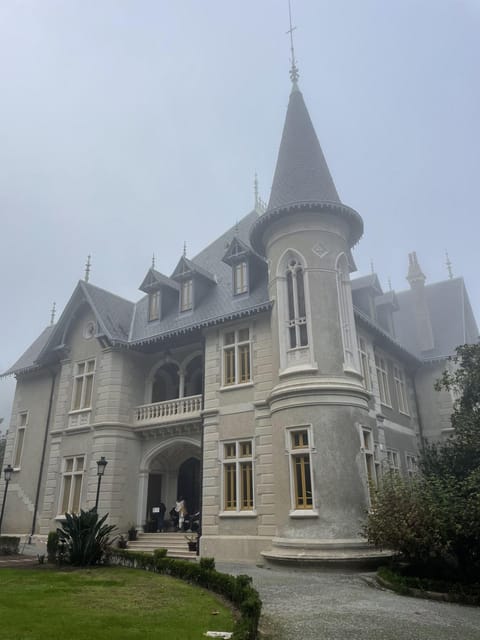 Sintra Highlights: Private Local Tour - Palaces & Views - Transport and Group Size