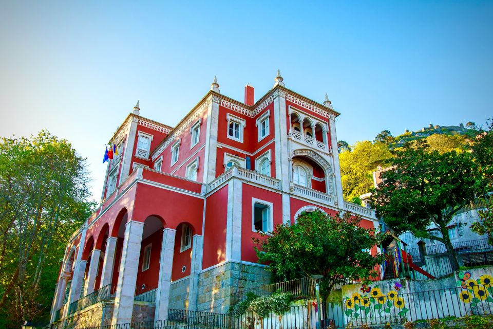 Sintra: -Sintra Sightseeing Tour With Tuk Tuk (1hr) - Exploring Historic Center