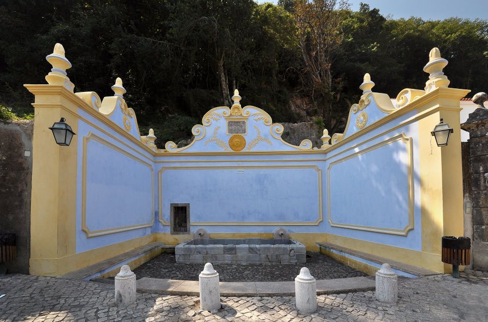 Sintra: -Sintra Sightseeing Tour With Tuk Tuk (1hr) - Viewing Moorish Castle